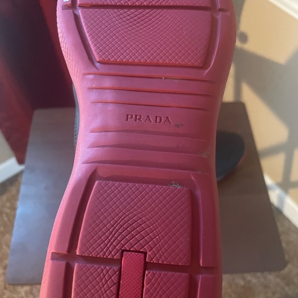 Prada Men’s 11 1/2 Black and Red shoe - Picture 7 of 7